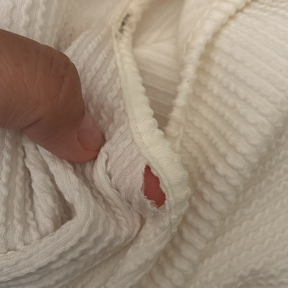 Caution To The Wind White Pleated Maxi Dress Sleeveless V-Neck M - Picture 9 of 9